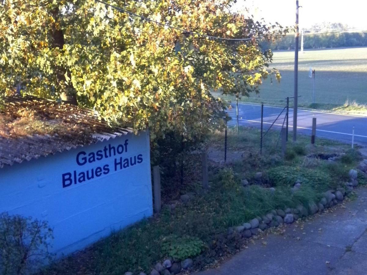 Gasthof Blaues Haus Hotell Bastorf Exteriör bild